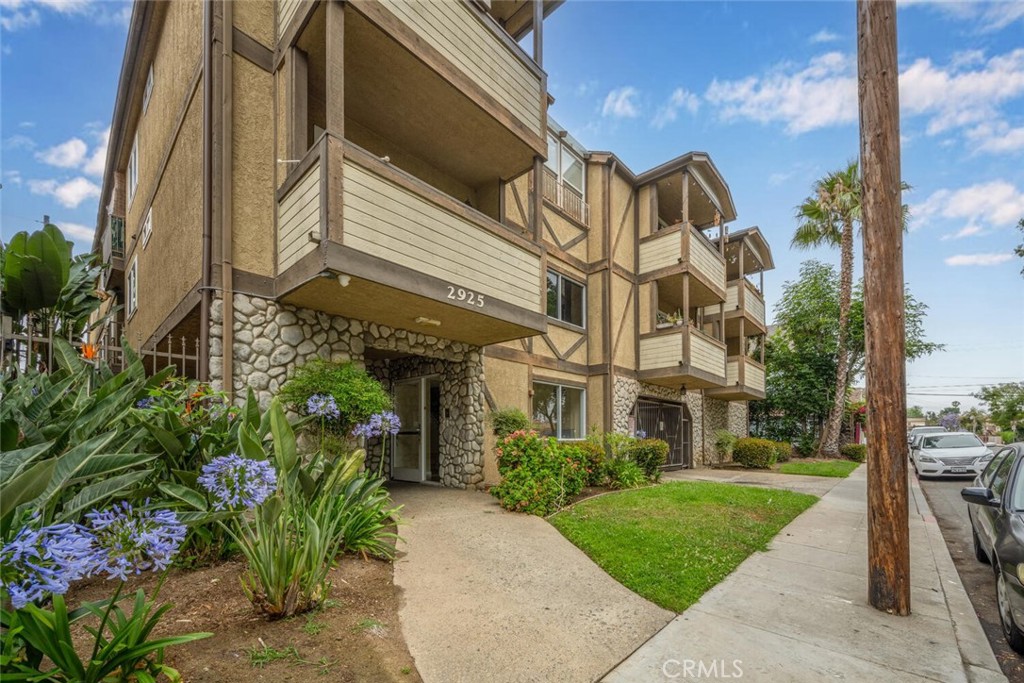 2925 E Spaulding Street 304