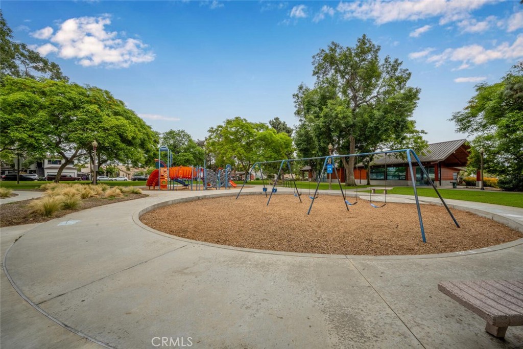 2925 E Spaulding Street 304