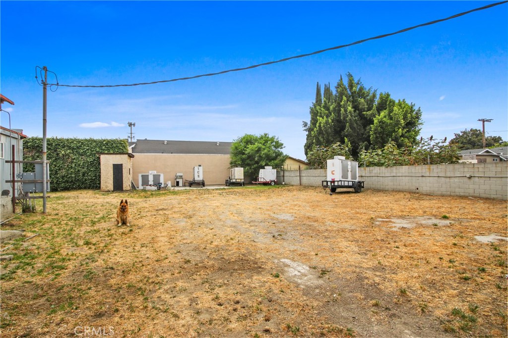 911 N Alameda Street