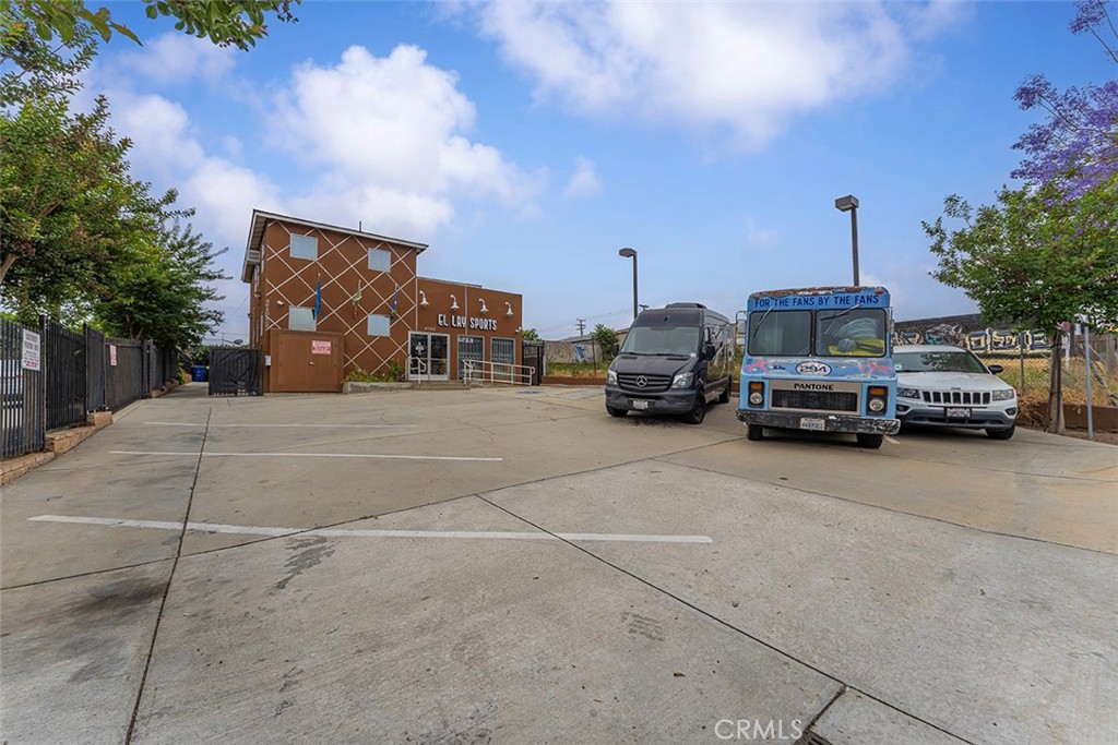 4620 E 3rd Street