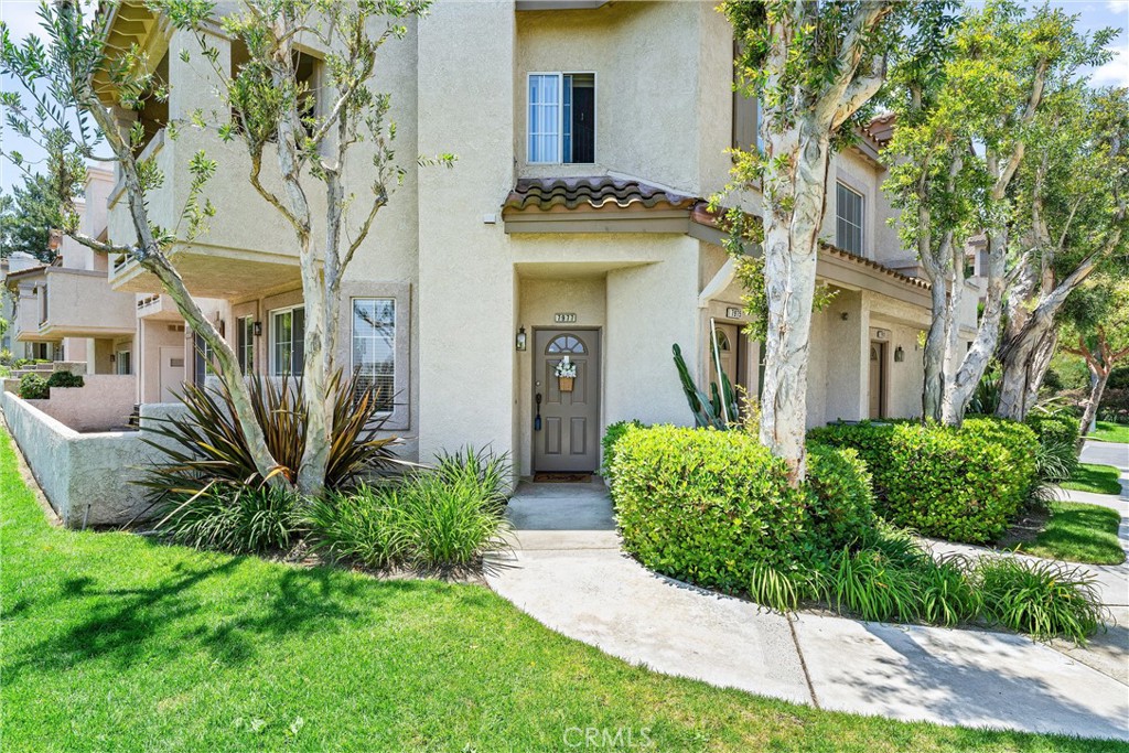 7977 E Viewrim Drive