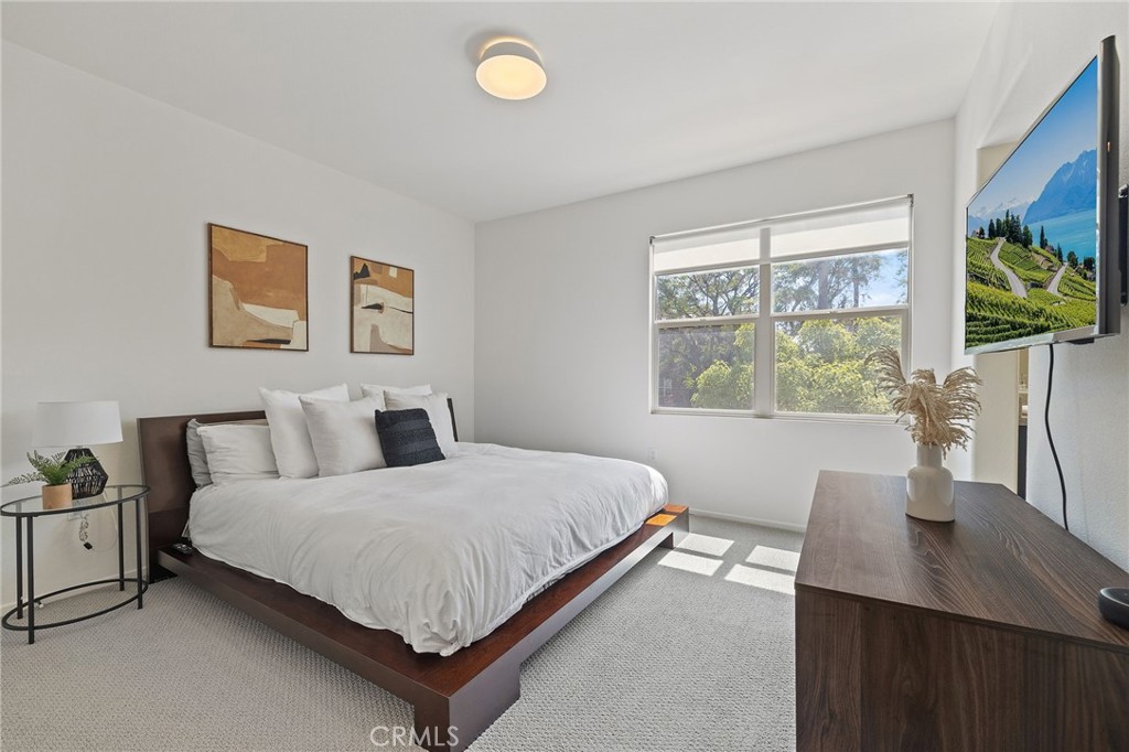 514 S Anaheim Boulevard 1