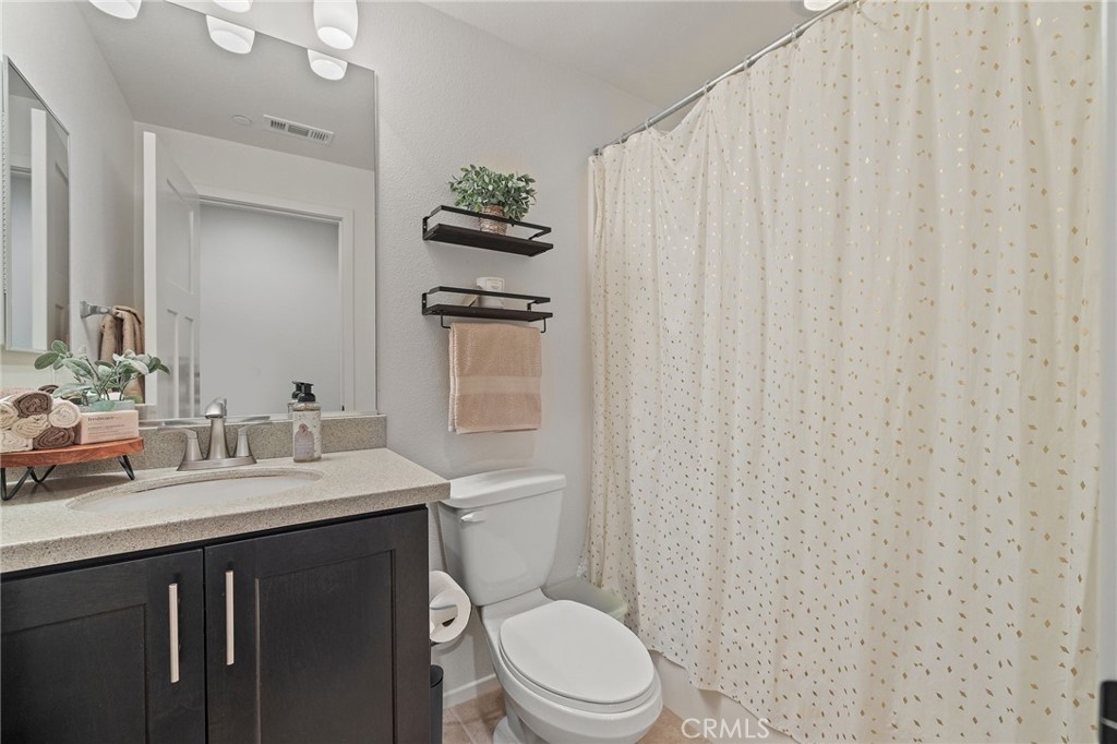 514 S Anaheim Boulevard 1