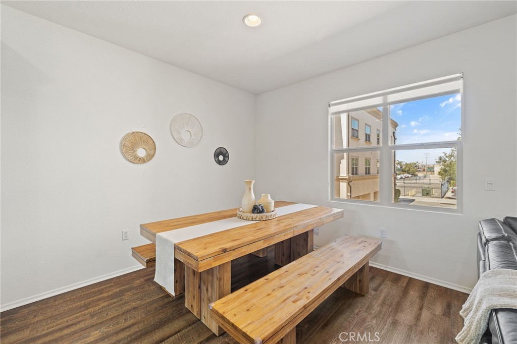 514 S Anaheim Boulevard 1