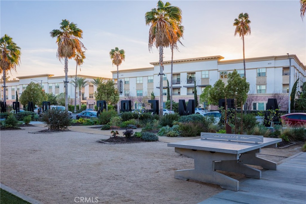 514 S Anaheim Boulevard 1