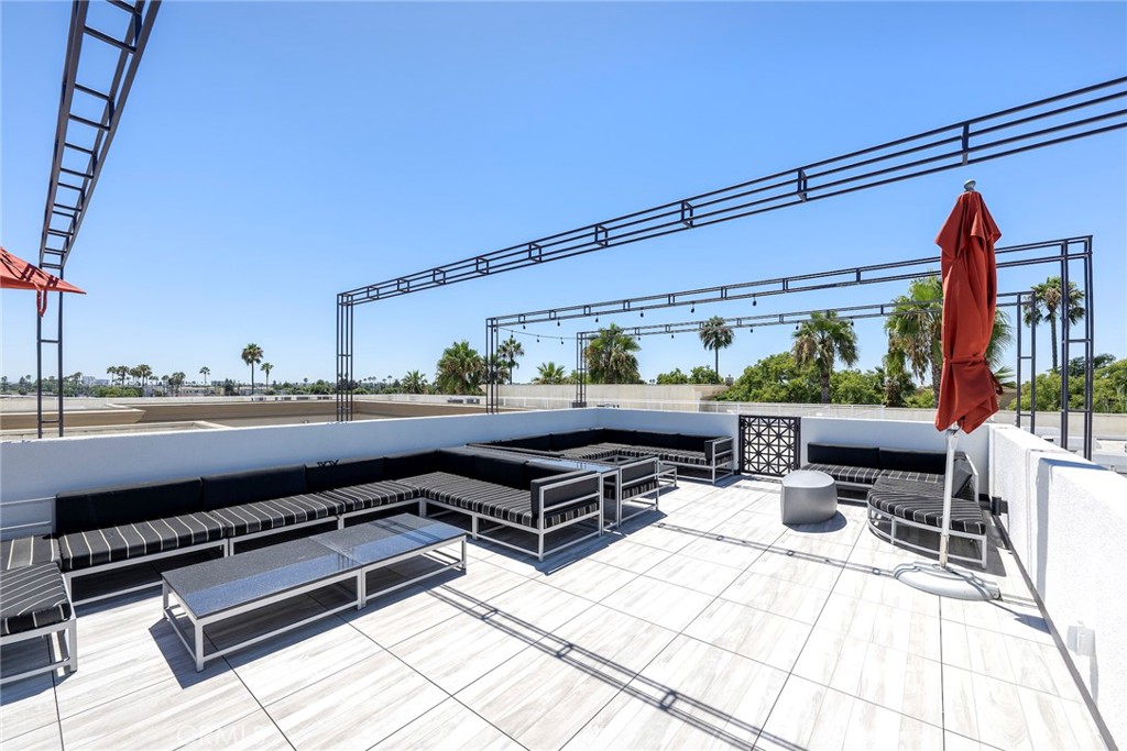 514 S Anaheim Boulevard 1