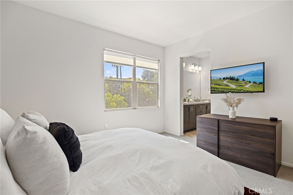 514 S Anaheim Boulevard 1