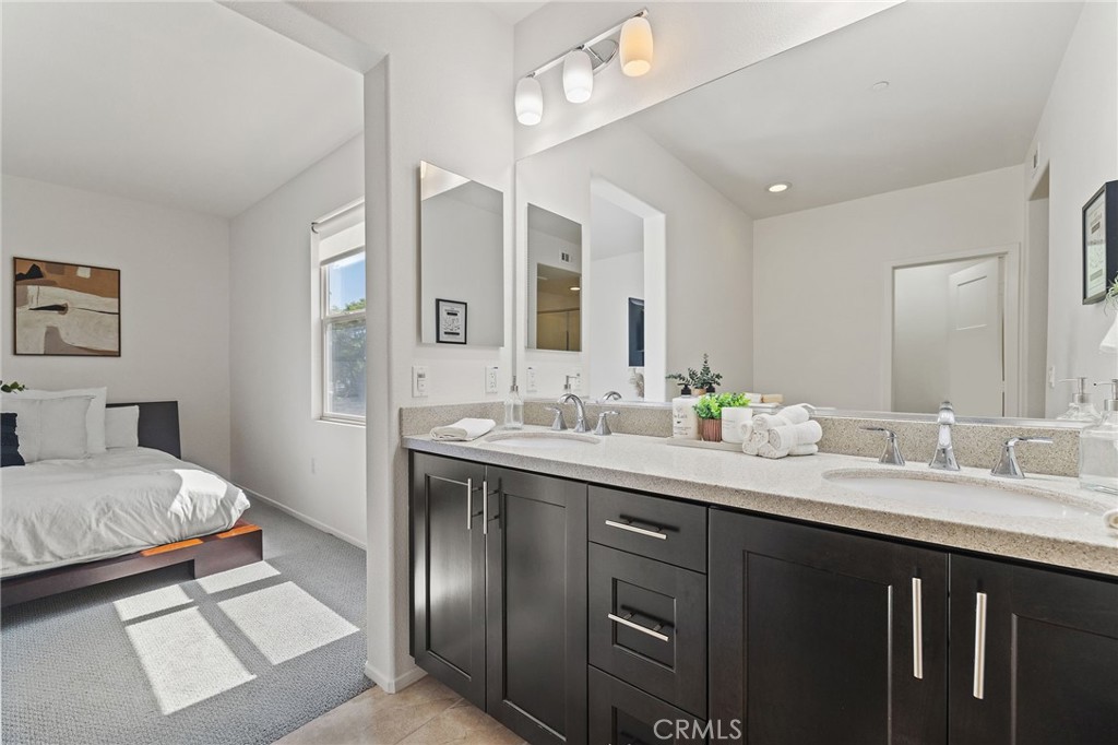 514 S Anaheim Boulevard 1