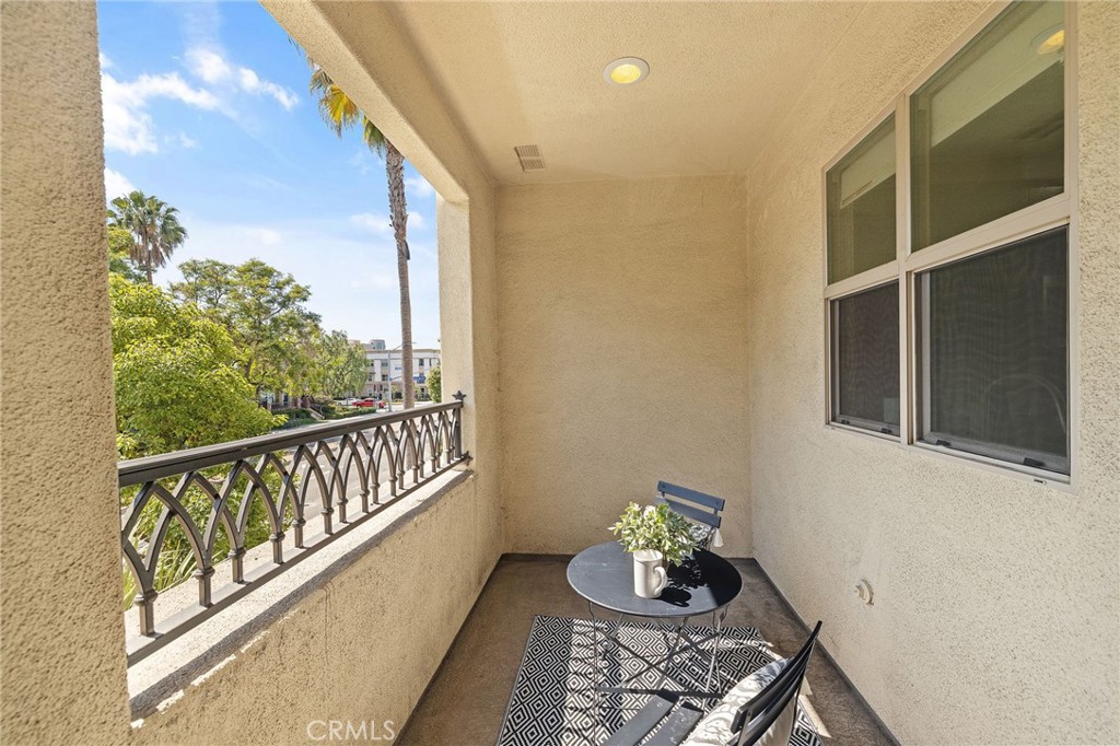 514 S Anaheim Boulevard 1