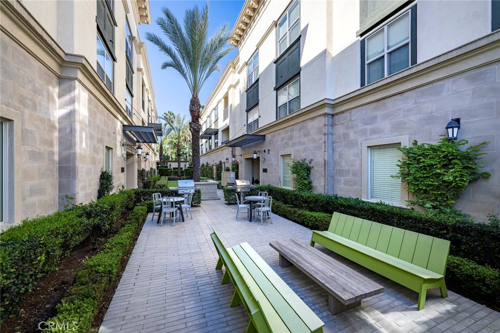 514 S Anaheim Boulevard 1