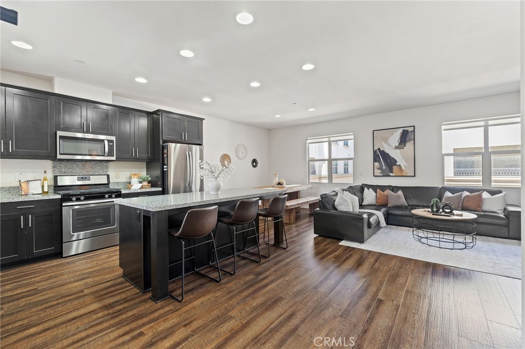 514 S Anaheim Boulevard 1