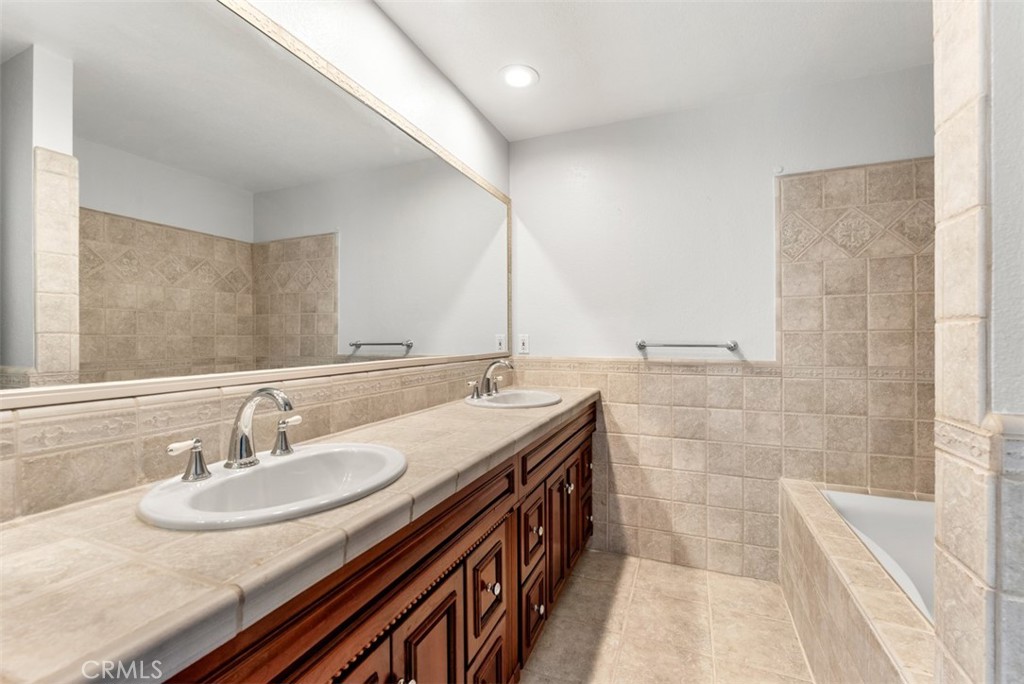 5269 E Rural Ridge Circle