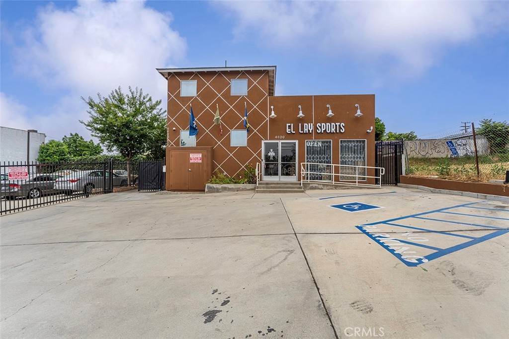 4620 E 3rd Street