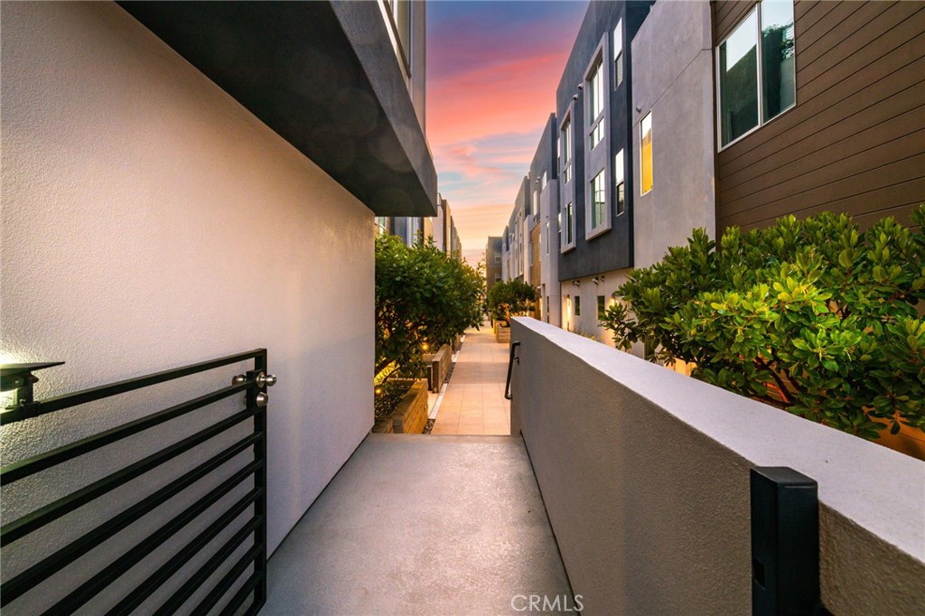 1920 S Pacific Coast Highway