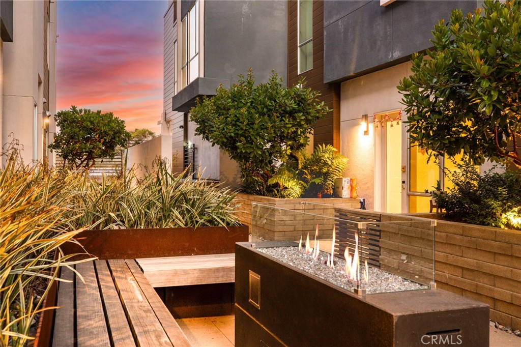 1920 S Pacific Coast Highway