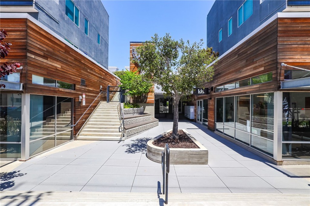 1920 S Pacific Coast Highway