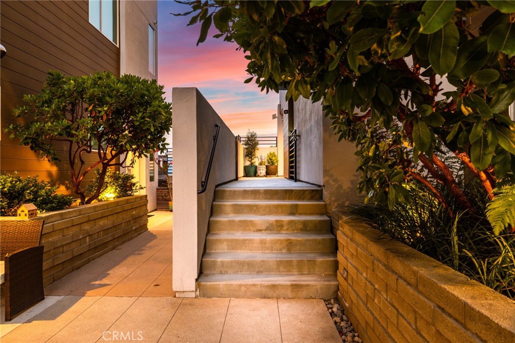 1920 S Pacific Coast Highway