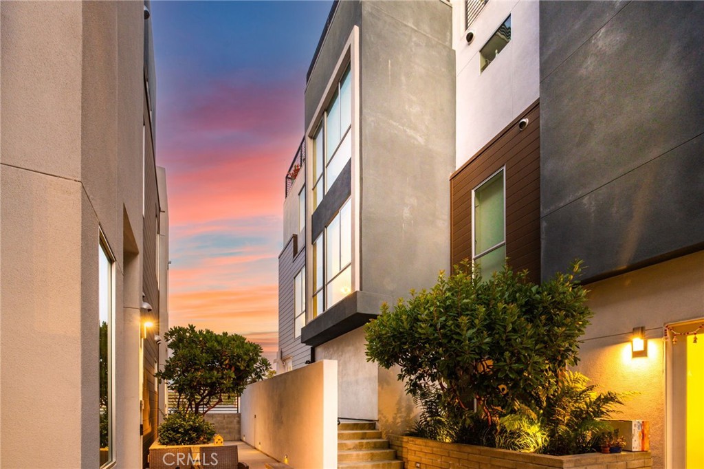 1920 S Pacific Coast Highway