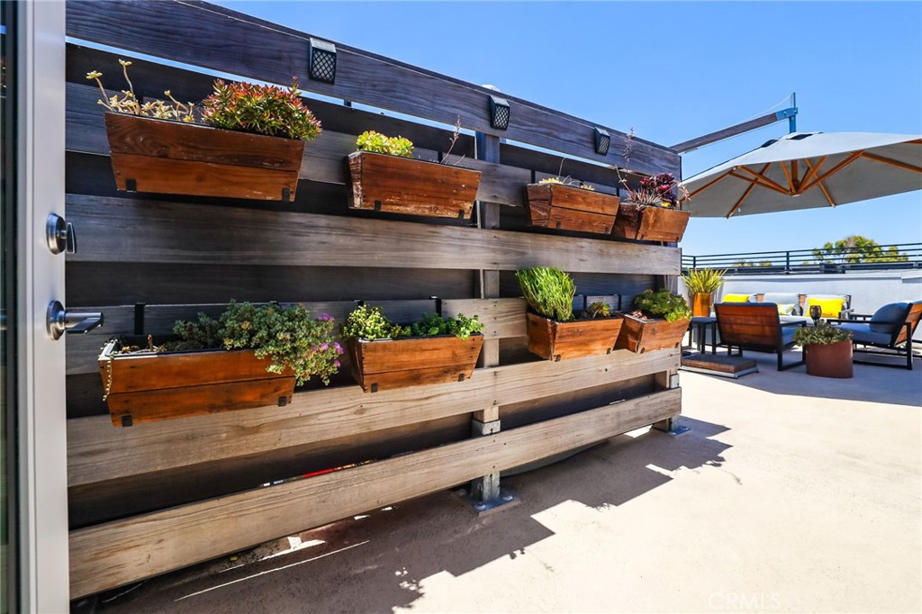 1920 S Pacific Coast Highway