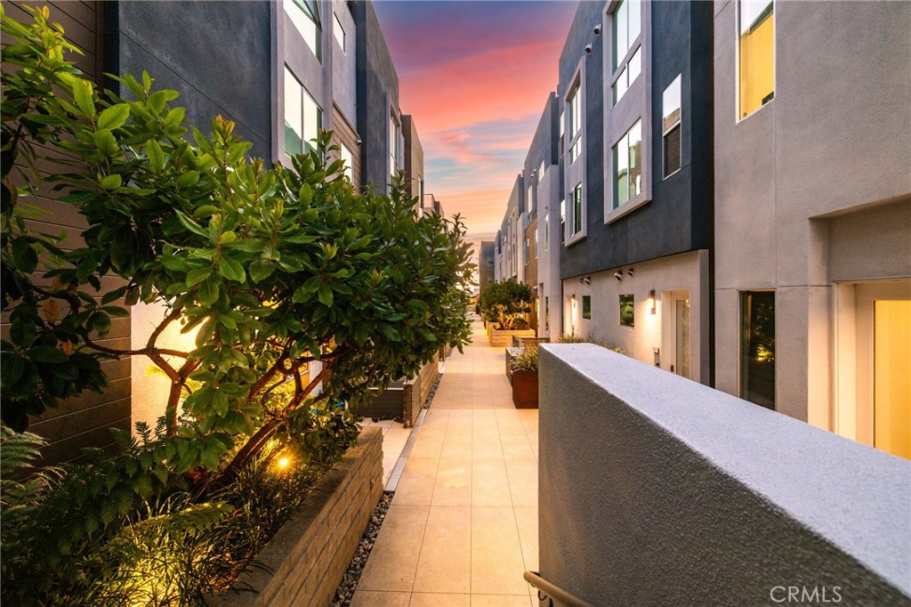 1920 S Pacific Coast Highway