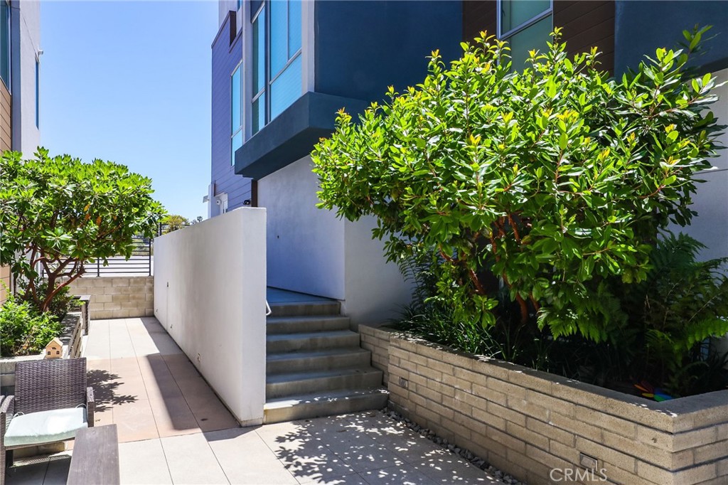 1920 S Pacific Coast Highway