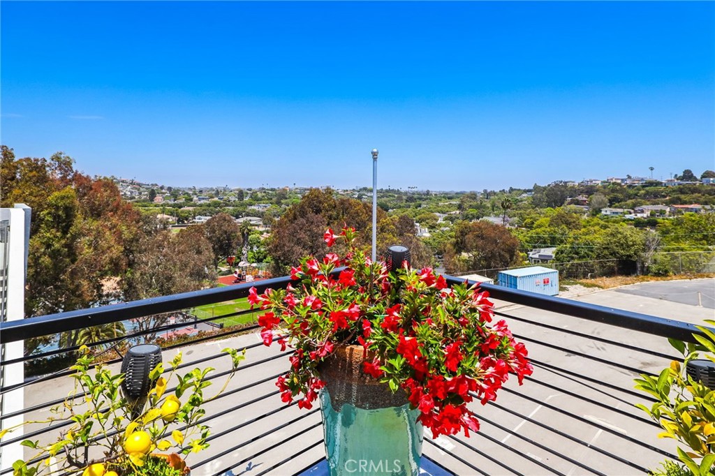 1920 S Pacific Coast Highway