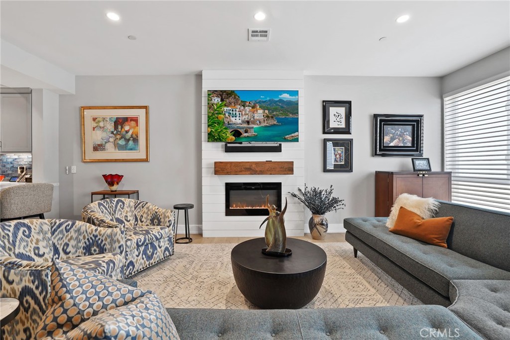 1920 S Pacific Coast Highway