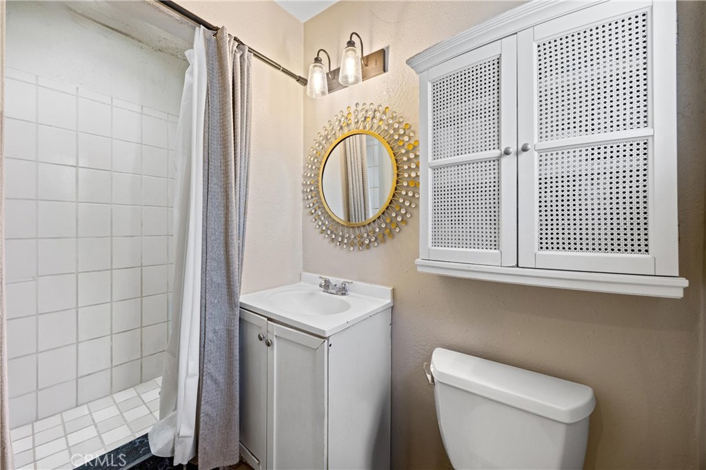 6362 Darlington Avenue