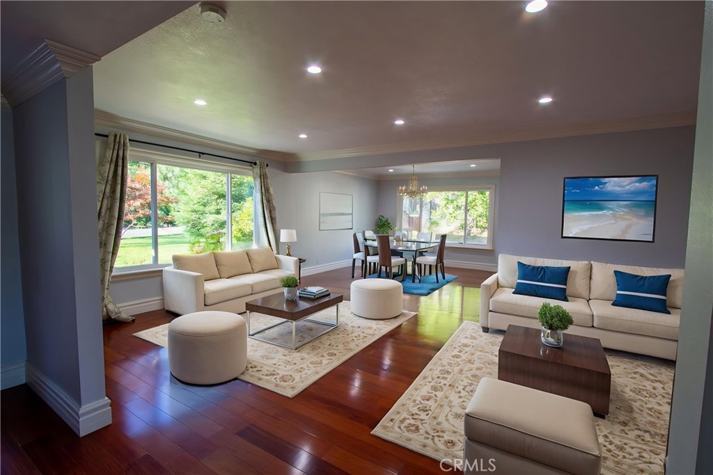 2906 E Marywood Lane