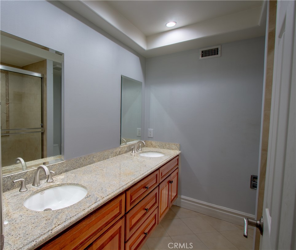 2906 E Marywood Lane