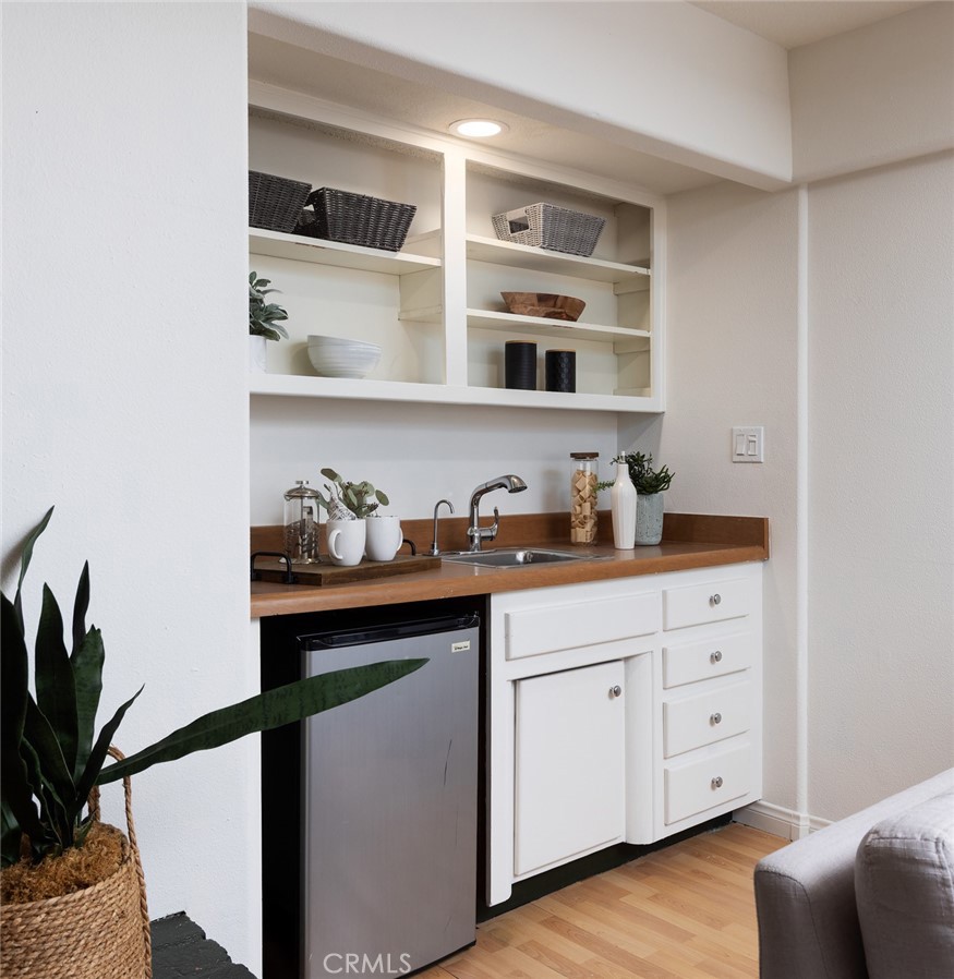 2119 E Denise Avenue