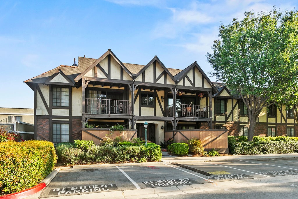 3611 S Bear Street K