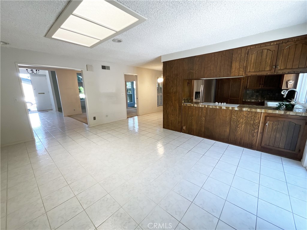 4349 Candleberry
