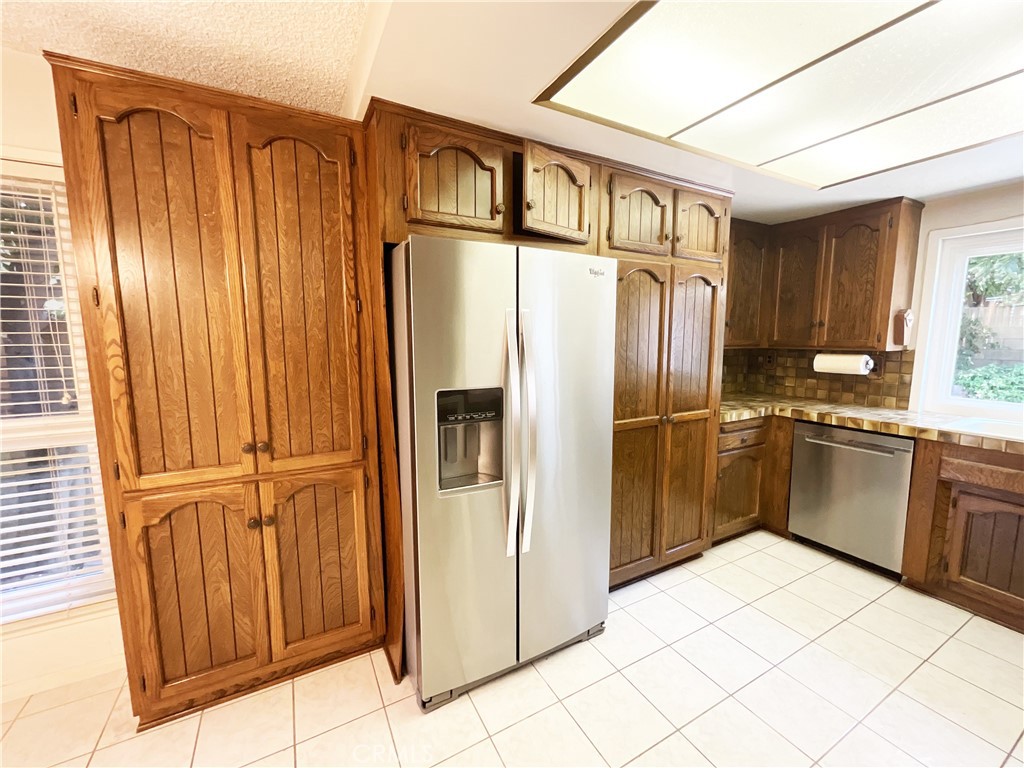 4349 Candleberry