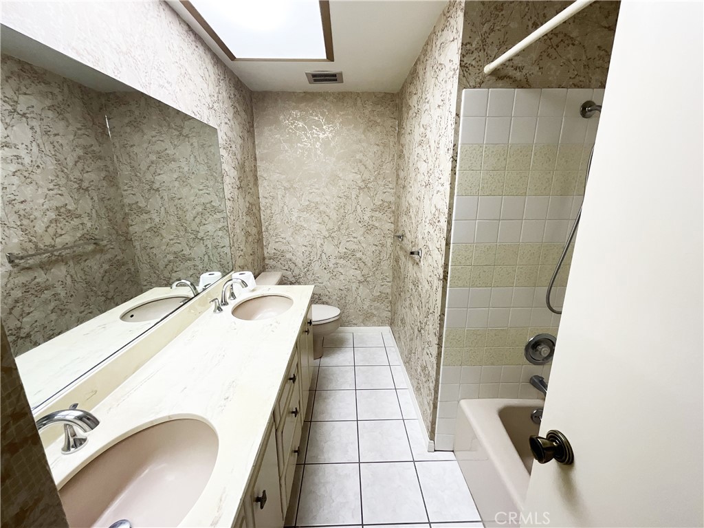 4349 Candleberry