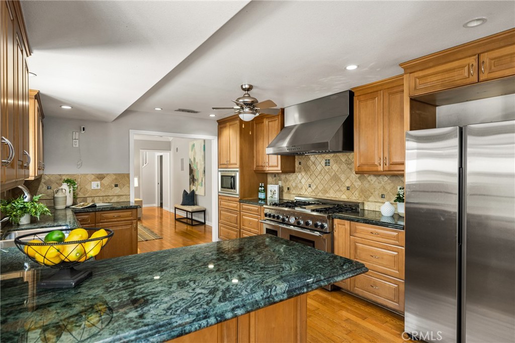 3725 Gardenia Avenue