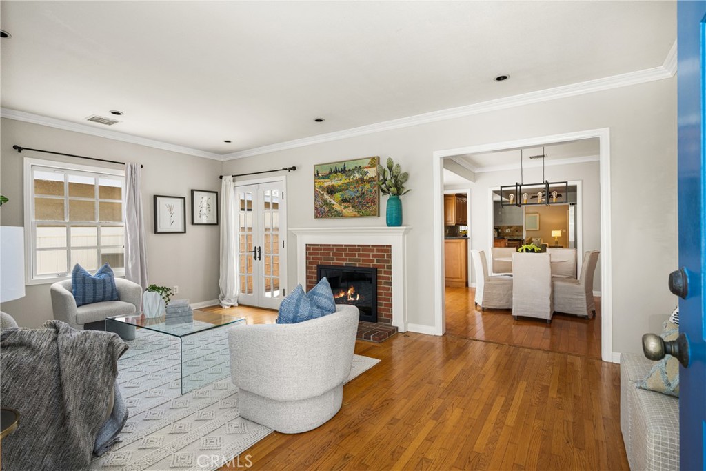 3725 Gardenia Avenue