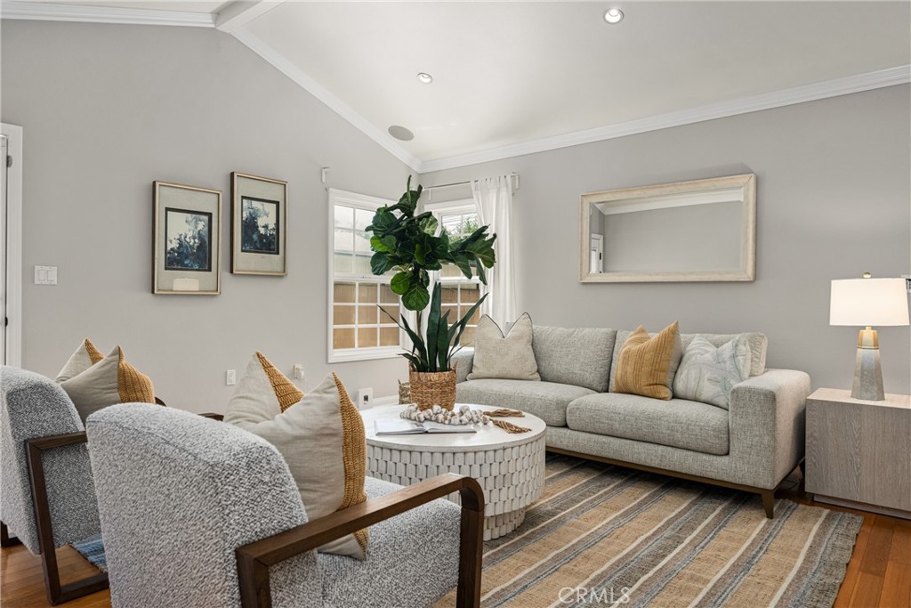 3725 Gardenia Avenue