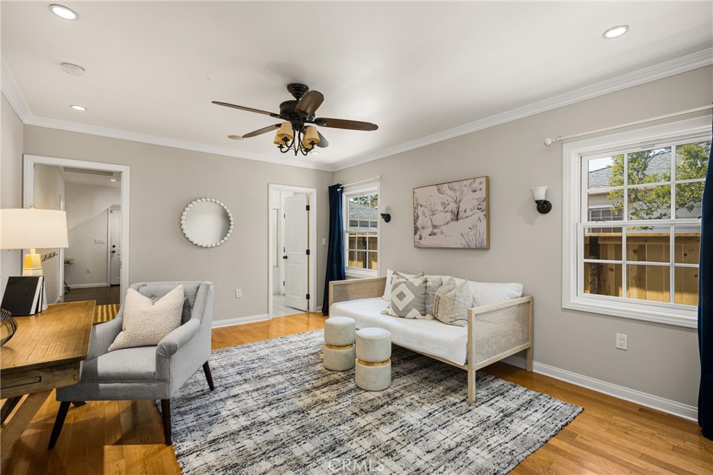 3725 Gardenia Avenue