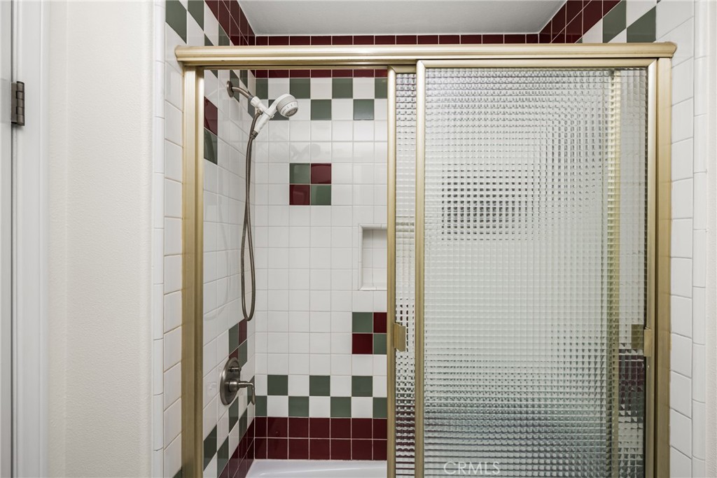 3725 Gardenia Avenue