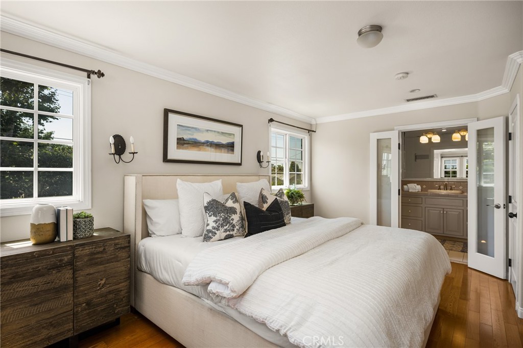 3725 Gardenia Avenue