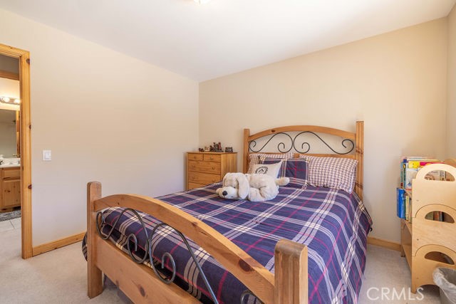 1332 La Crescenta Dr.