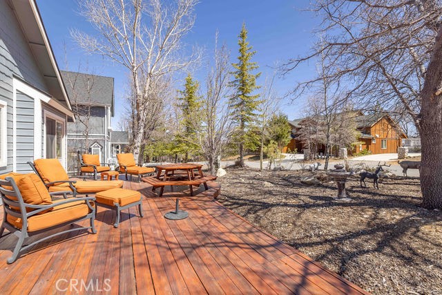 1332 La Crescenta Dr.