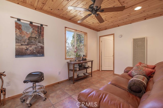 1332 La Crescenta Dr.