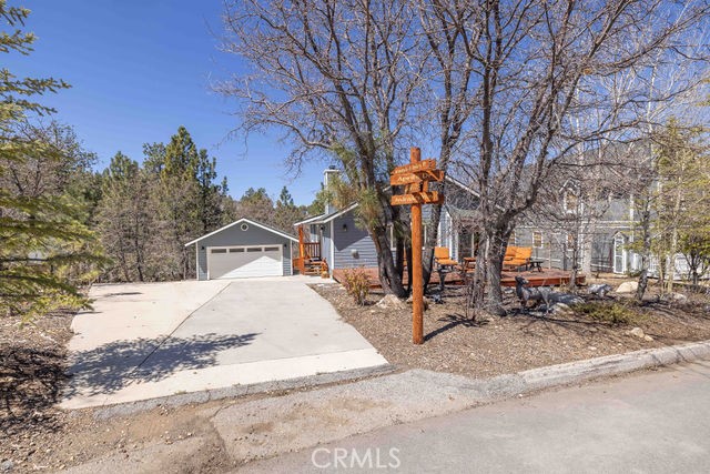 1332 La Crescenta Dr.