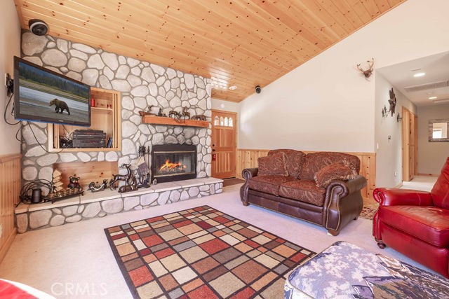 1332 La Crescenta Dr.