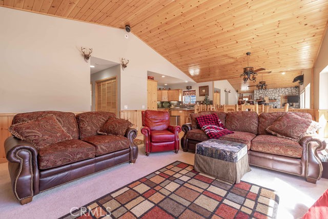 1332 La Crescenta Dr.