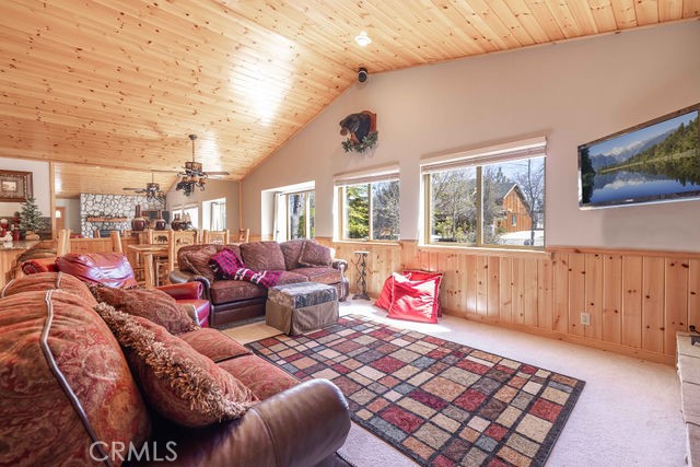 1332 La Crescenta Dr.