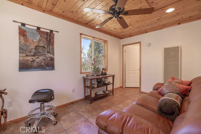 1332 La Crescenta Dr.