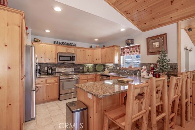 1332 La Crescenta Dr.